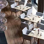 Отель Quality